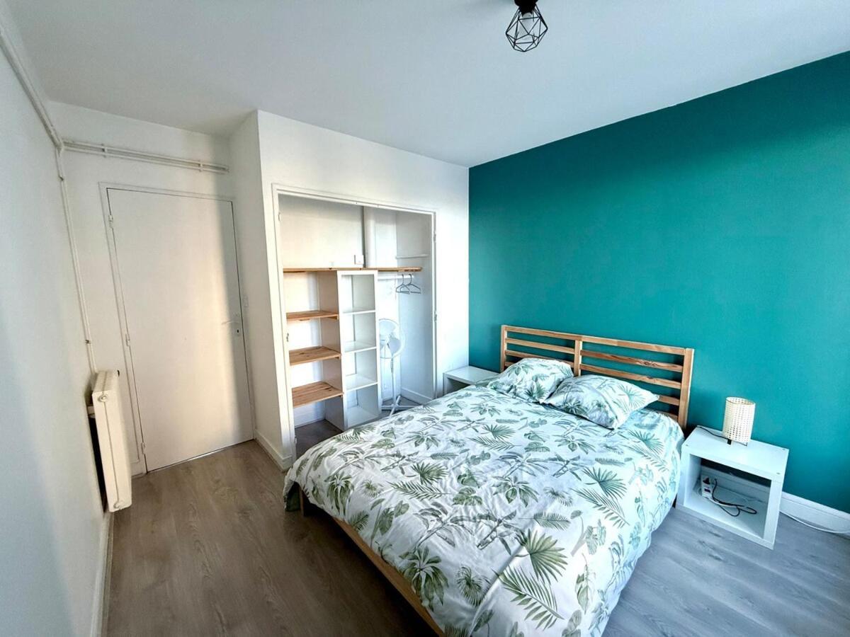 Apartment Au Pied Du Metro.